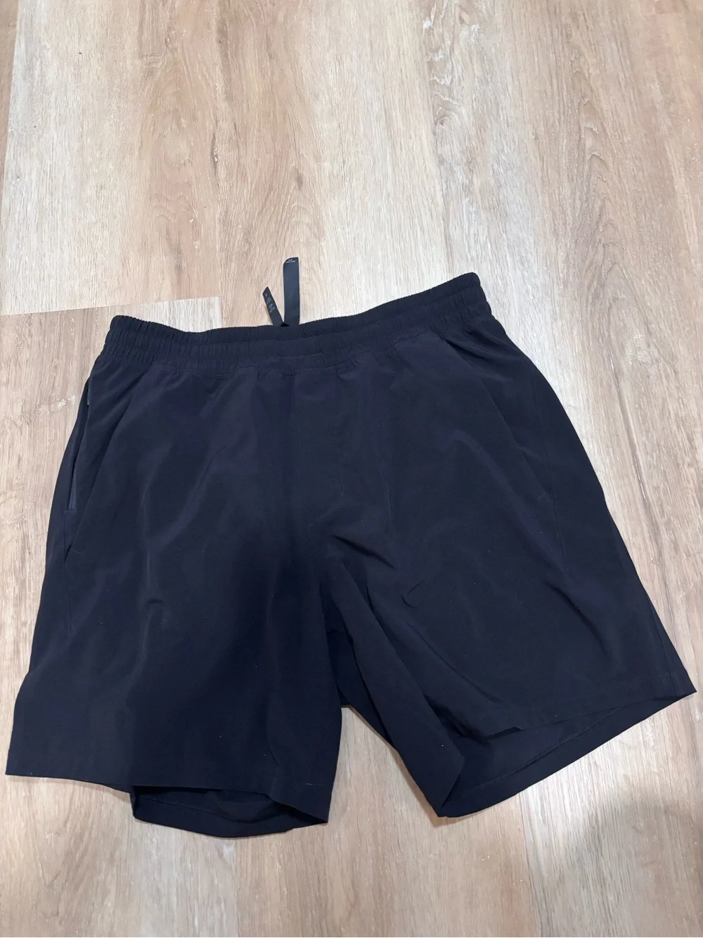 Lululemon men’s pace breaker linersless Short size M